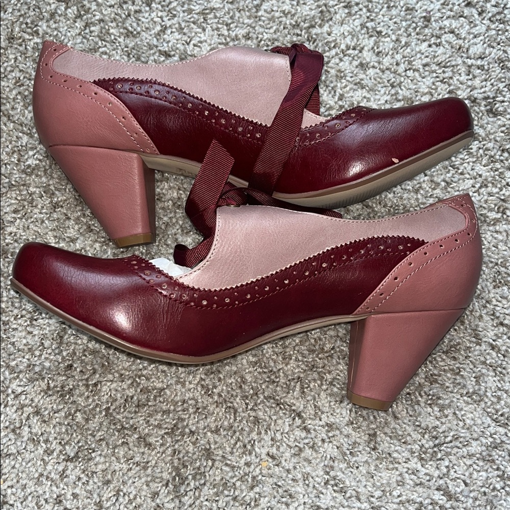 Chelsea Crew Monroe Heels by Chelsea NEW
ModCloth pinups shoes - Picture 2 of 13